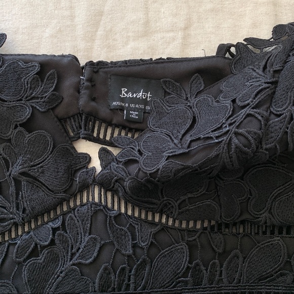 Bardot Botanica Lace Dress - Picture 6 of 9